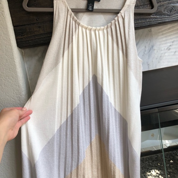 White House black market top - Picture 2 of 4